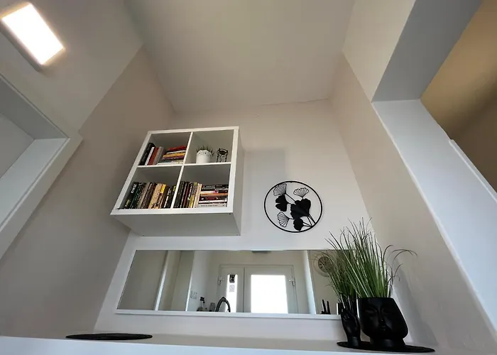 Check In * Πούλα