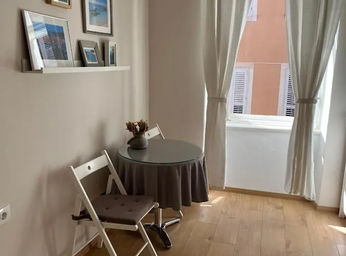 Check In Apartment